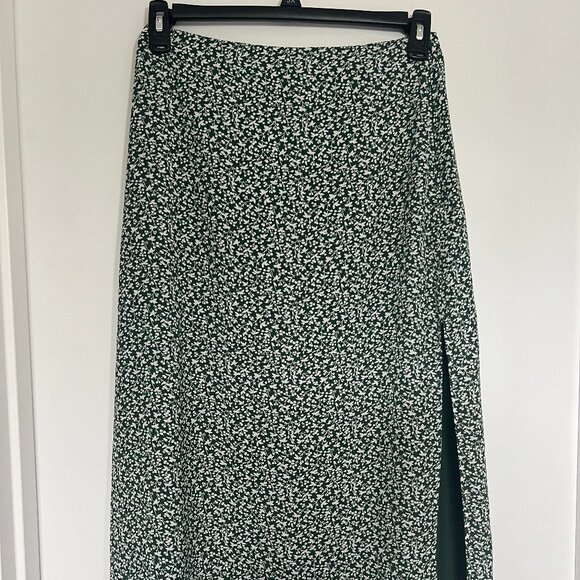 Abercrombie & Fitch Midi Slit Skirt - Green with White Floral, Size M Medium - Picture 1 of 5